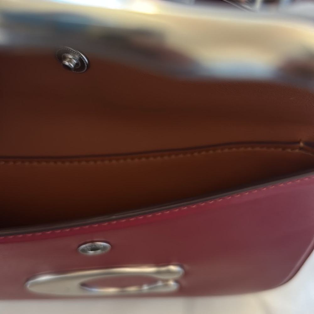Coach Idol Bag (silver/enamel red) - Picture 12 of 17